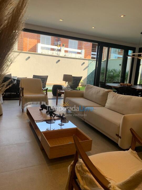 Casa para aluguel de temporada em São Sebastião (Juquehy)