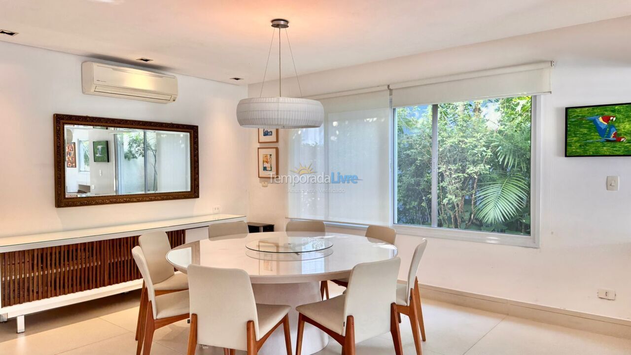 Casa para alquiler de vacaciones em São Sebastião (Praia da Baleia)