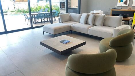 CASA PE NA AREIA NA PRAIA DE JUQUEHY PARA REVEILLON