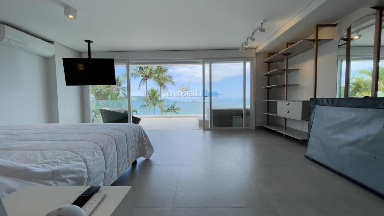 Casa para aluguel de temporada em São Sebastião (Praia da Baleia)