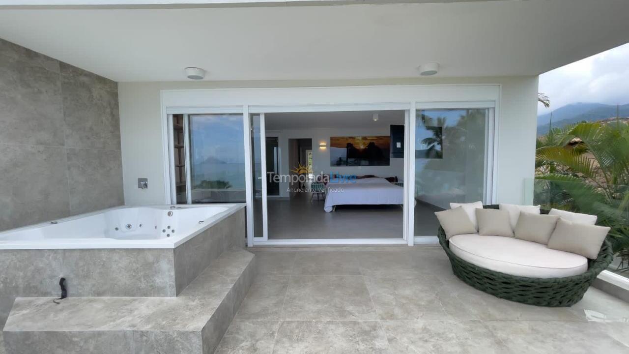 Casa para aluguel de temporada em São Sebastião (Praia da Baleia)