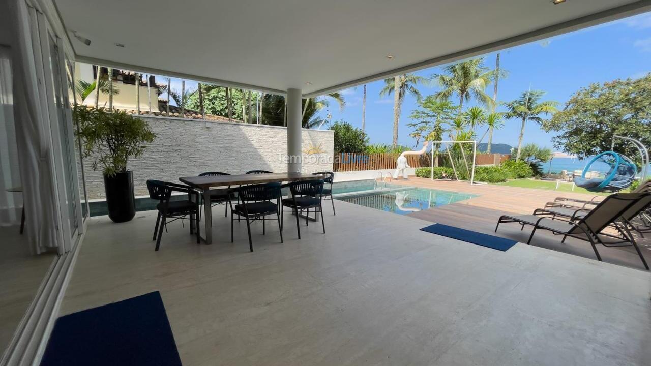 Casa para aluguel de temporada em São Sebastião (Praia da Baleia)