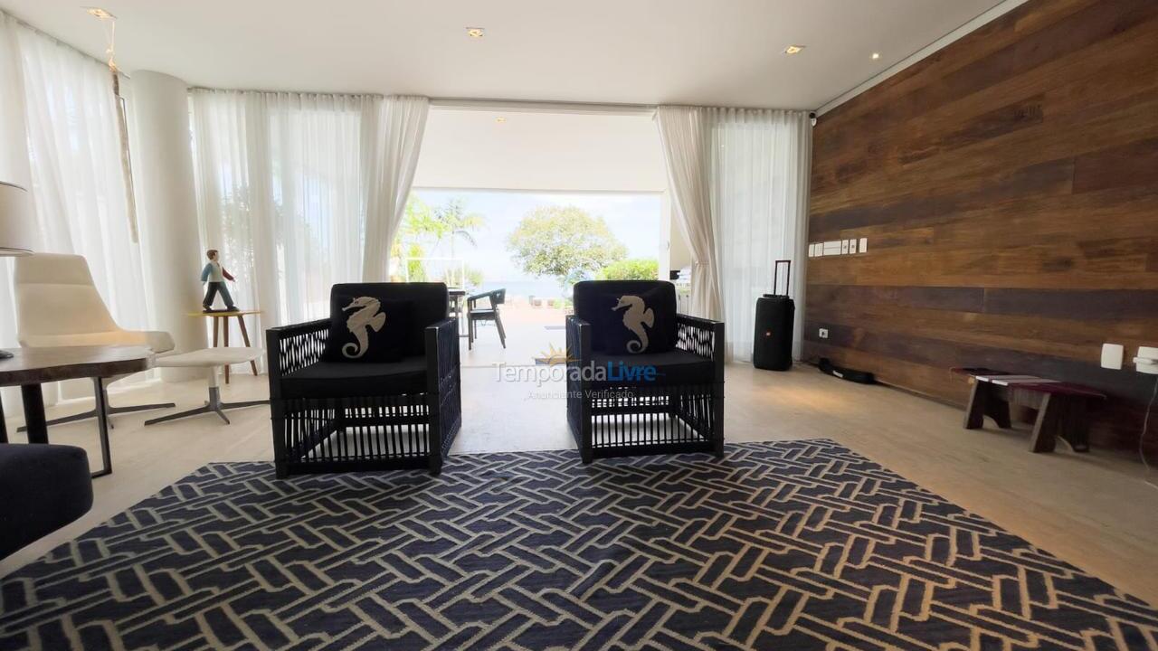 Casa para aluguel de temporada em São Sebastião (Praia da Baleia)