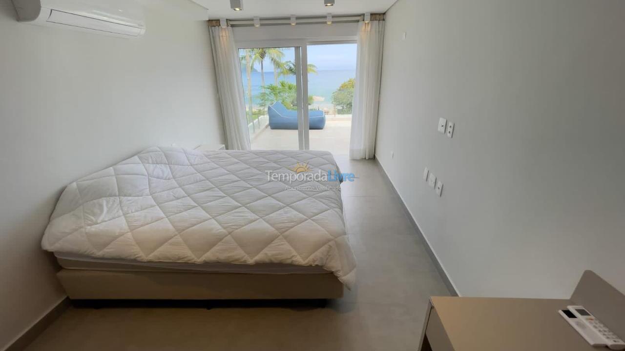 Casa para aluguel de temporada em São Sebastião (Praia da Baleia)