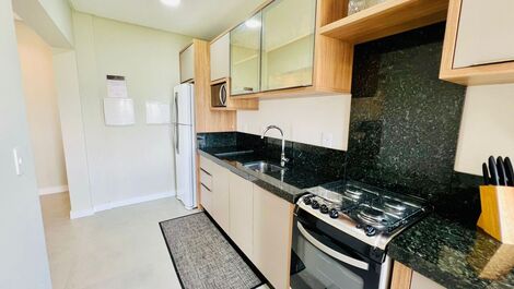 Lindo Apartamento 2 suítes a 120mts Praia Mariscal com Piscina( Novo)