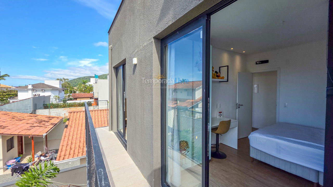 House for vacation rental in São Francisco do Sul (Itaguaçu)