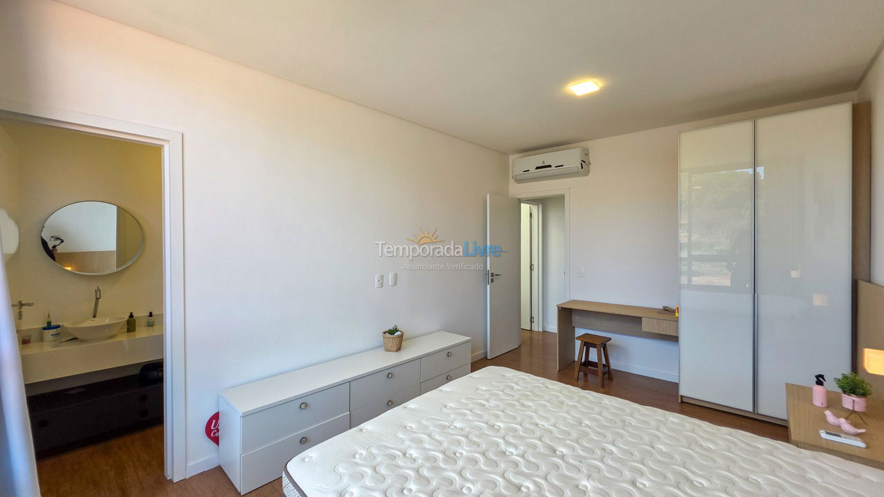 House for vacation rental in São Francisco do Sul (Itaguaçu)