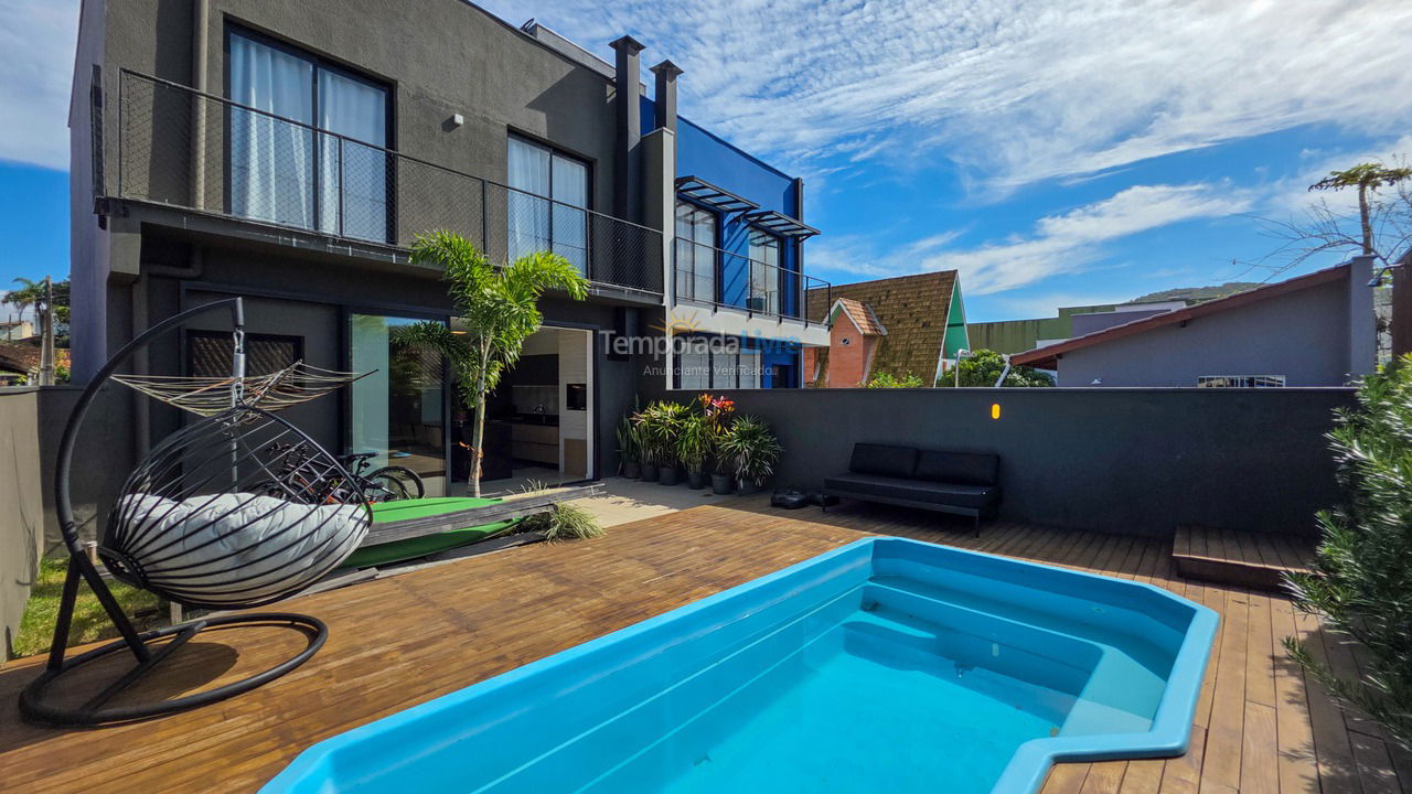 House for vacation rental in São Francisco do Sul (Itaguaçu)