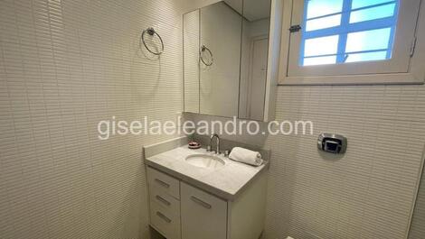 Charmoso duplex na Cachoeira com saida ao mar