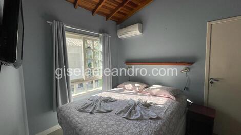 Charmoso duplex na Cachoeira com saida ao mar