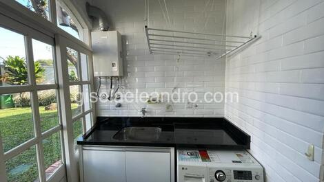 Charmoso duplex na Cachoeira com saida ao mar