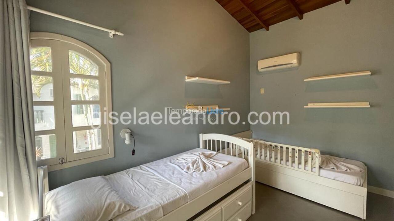 Apartamento para aluguel de temporada em Florianópolis (Cachoeira)