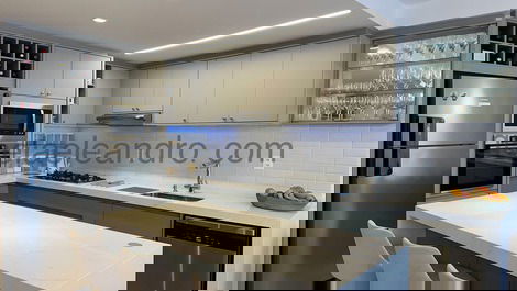 Apartamento de lujo en Jurere, a 100 metros del mar.