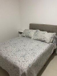Apto 2 Quartos em Canto Grande