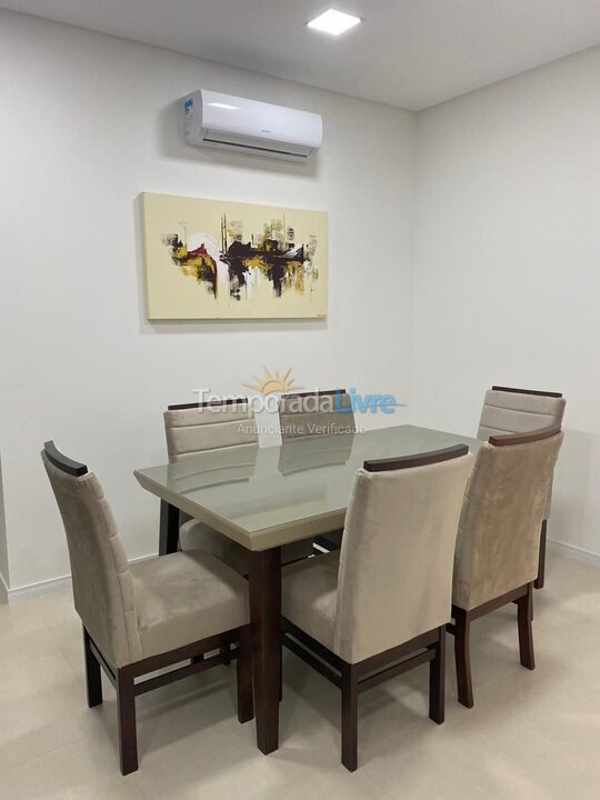 Apartamento para aluguel de temporada em Bombinhas (Canto Grande)