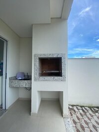 Apto 2 Quartos em Canto Grande
