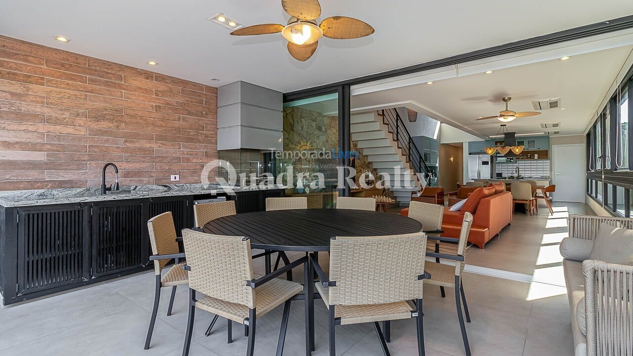 Casa para alquiler de vacaciones em São Sebastião (Camburi)