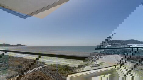 Panoramic Oceanfront Apartment - for 2 adults and 2 children