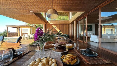 Luxo Caraíva: 7 suítes, piscina e vista rio‐mar