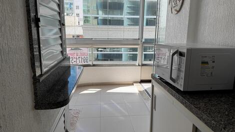 Pertinho da praia, bem mobiliado 1 suíte + 2 demi