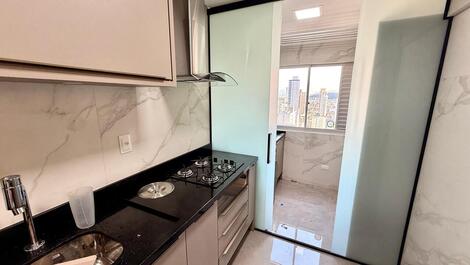Ed. Aconcágua: 2 quartos / quadra mar / ar condicionado