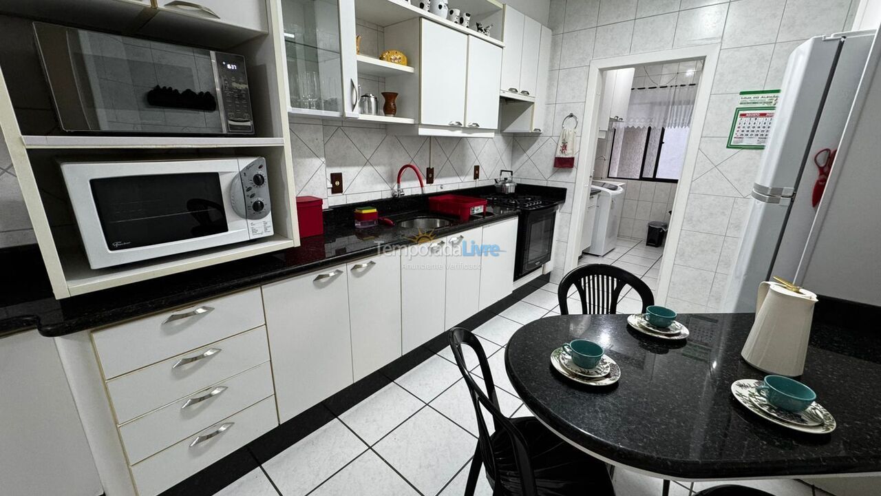 Apartment for vacation rental in Itapema (Meia Praia)