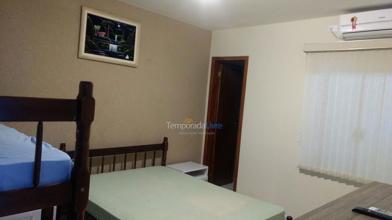 Casa para aluguel de temporada em Pontal do Paraná (Ipanema)