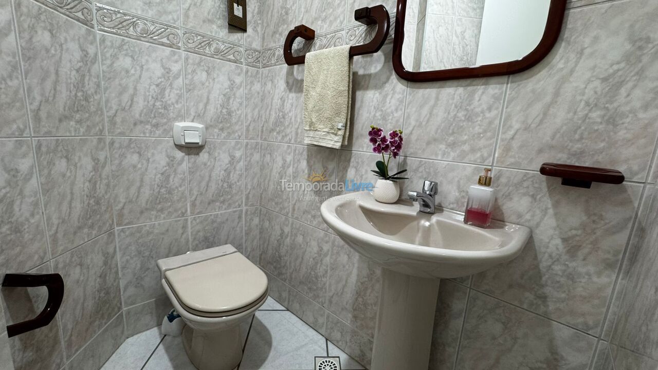 Apartment for vacation rental in Itapema (Meia Praia)