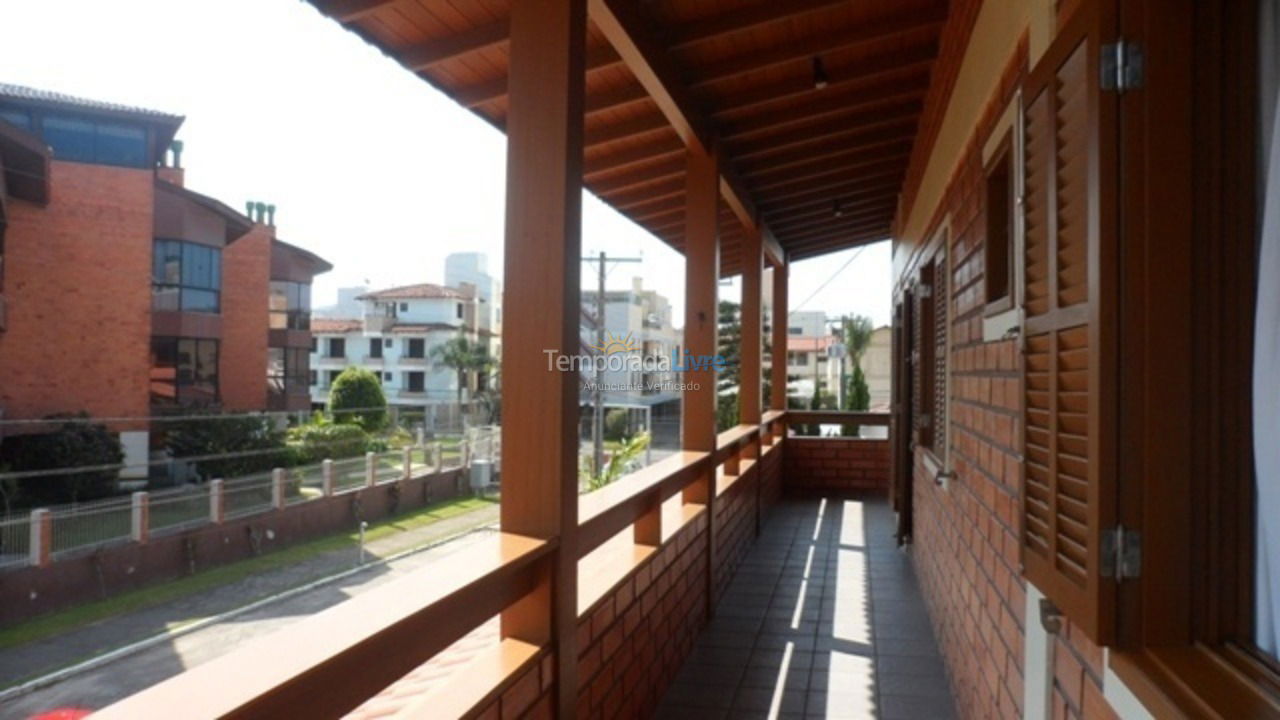 Casa para aluguel de temporada em Florianopolis (Praia dos Ingleses)