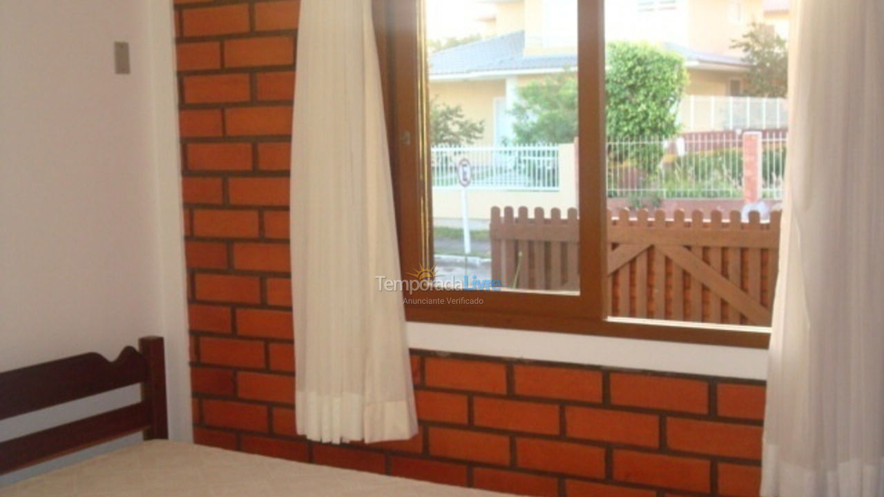 Casa para aluguel de temporada em Florianopolis (Praia dos Ingleses)