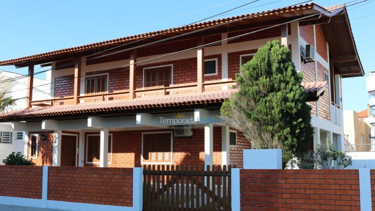Casa para aluguel de temporada em Florianopolis (Praia dos Ingleses)