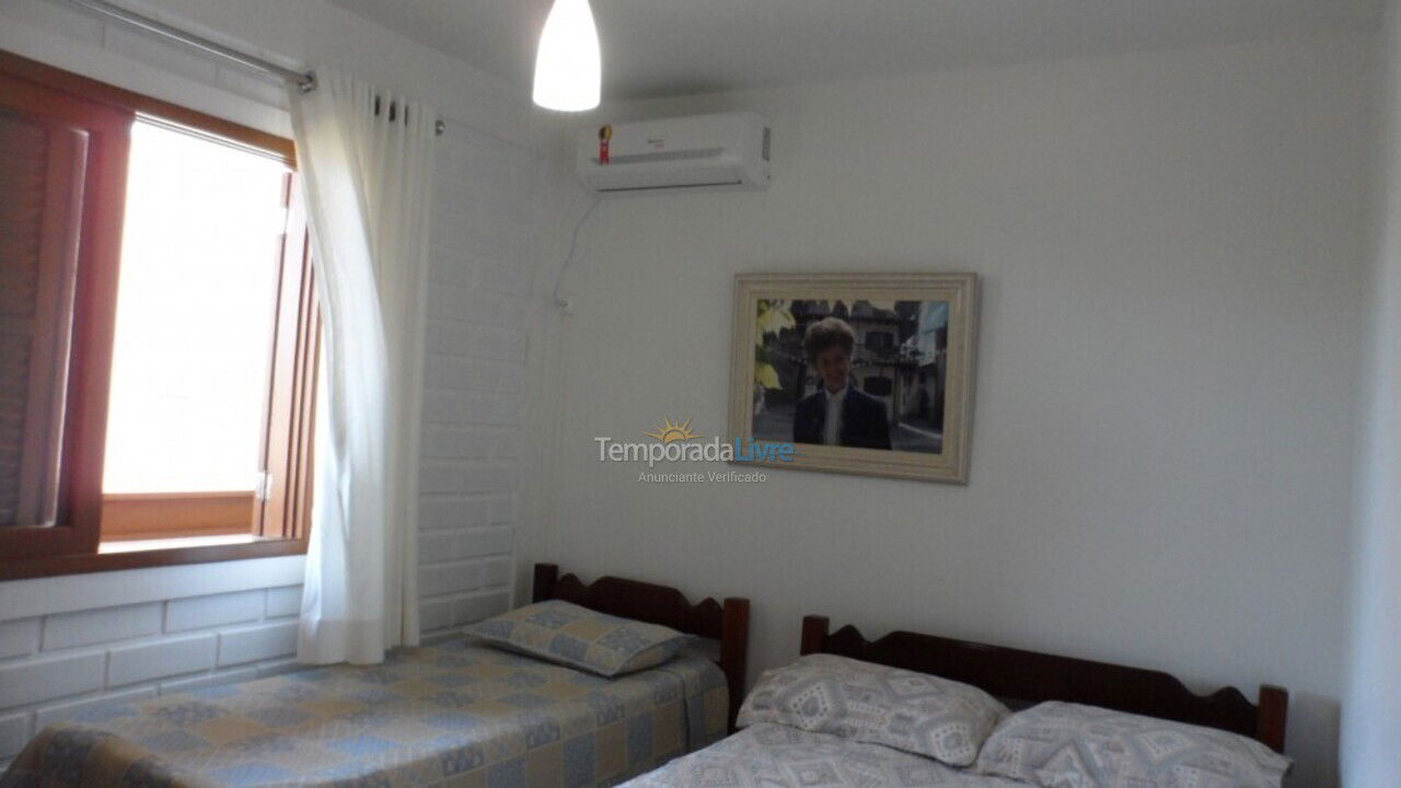 Casa para aluguel de temporada em Florianopolis (Praia dos Ingleses)