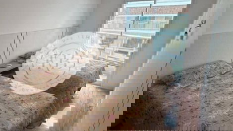 Apartamento em condomínio fechado com piscina