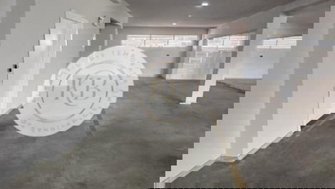 Apartamento em condomínio fechado com piscina