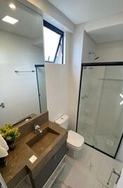 APARTMENT WITH 2 SUITES BOMBAS BEACH/SC