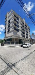 APARTMENT WITH 2 SUITES BOMBAS BEACH/SC