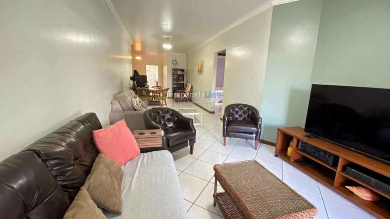 Apartamento para aluguel de temporada em Bombinhas (Praia de Bombas)