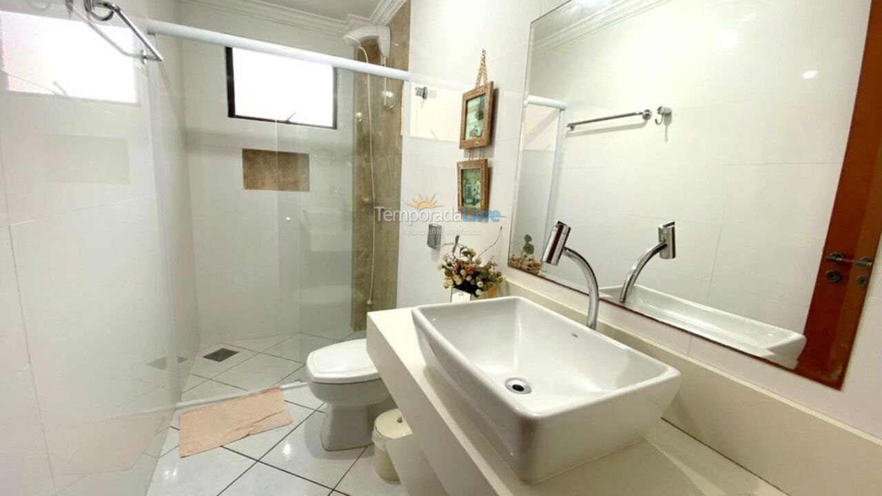 Apartamento para aluguel de temporada em Bombinhas (Praia de Bombas)