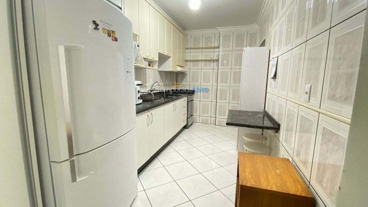Apartamento para aluguel de temporada em Bombinhas (Praia de Bombas)