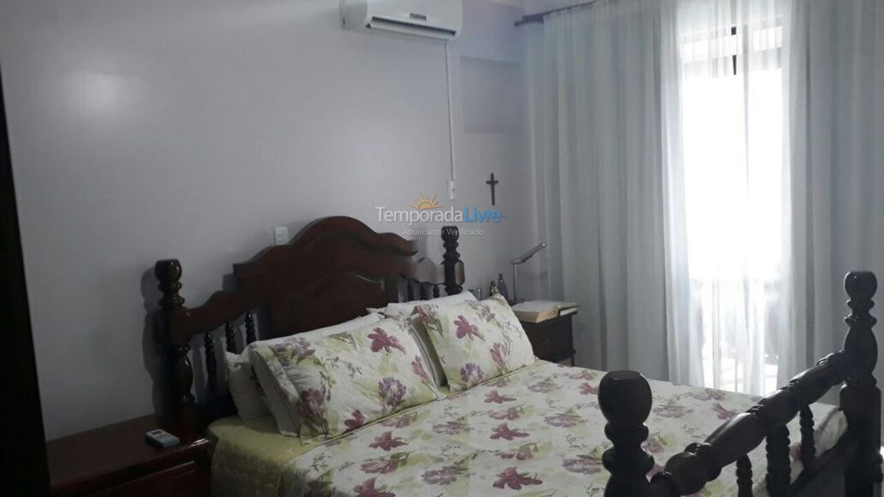 Apartamento para aluguel de temporada em Bombinhas (Praia de Bombas)