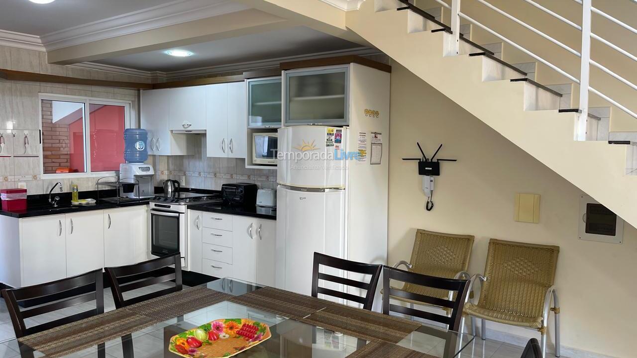 House for vacation rental in Bombinhas (Praia de Bombas)