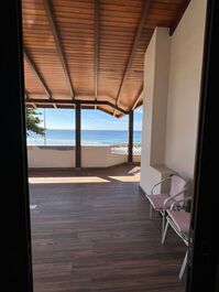 😍 Beautiful Beachfront House in Bombas – Bombinhas/SC 🌊