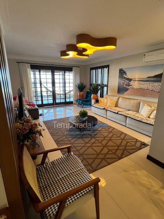 House for vacation rental in Bombinhas (Praia de Bombas)