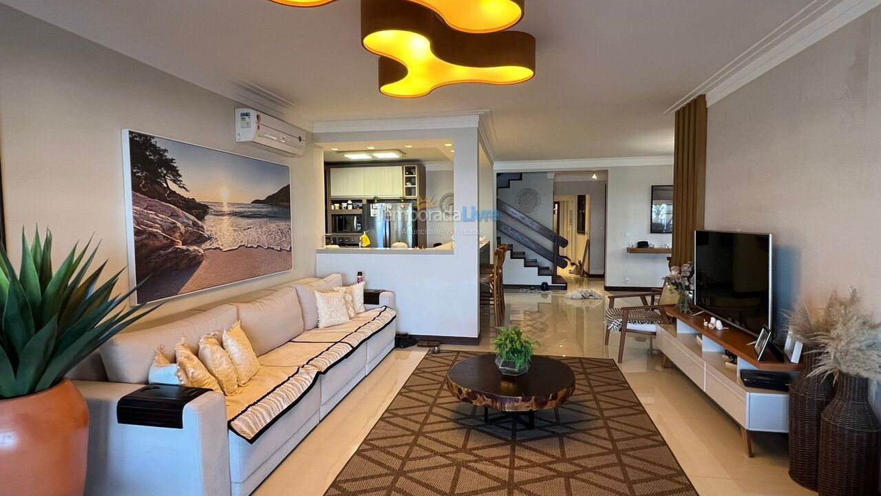 House for vacation rental in Bombinhas (Praia de Bombas)