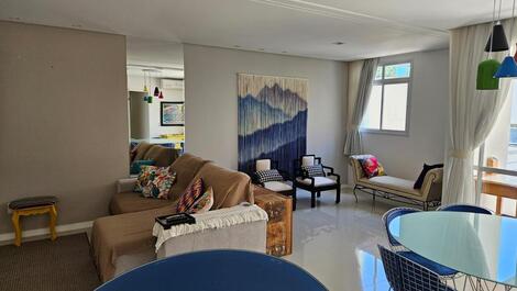 Excelente apto com 02 dormitórios, sendo 1 suíte, 3 ar-cond, piscina.