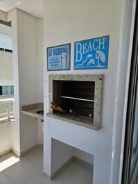 Excelente apto com 02 dormitórios, sendo 1 suíte, 3 ar-cond, piscina.