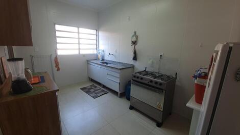 Beautiful, renovated and decorated house 80m from Martim de Sá beach.