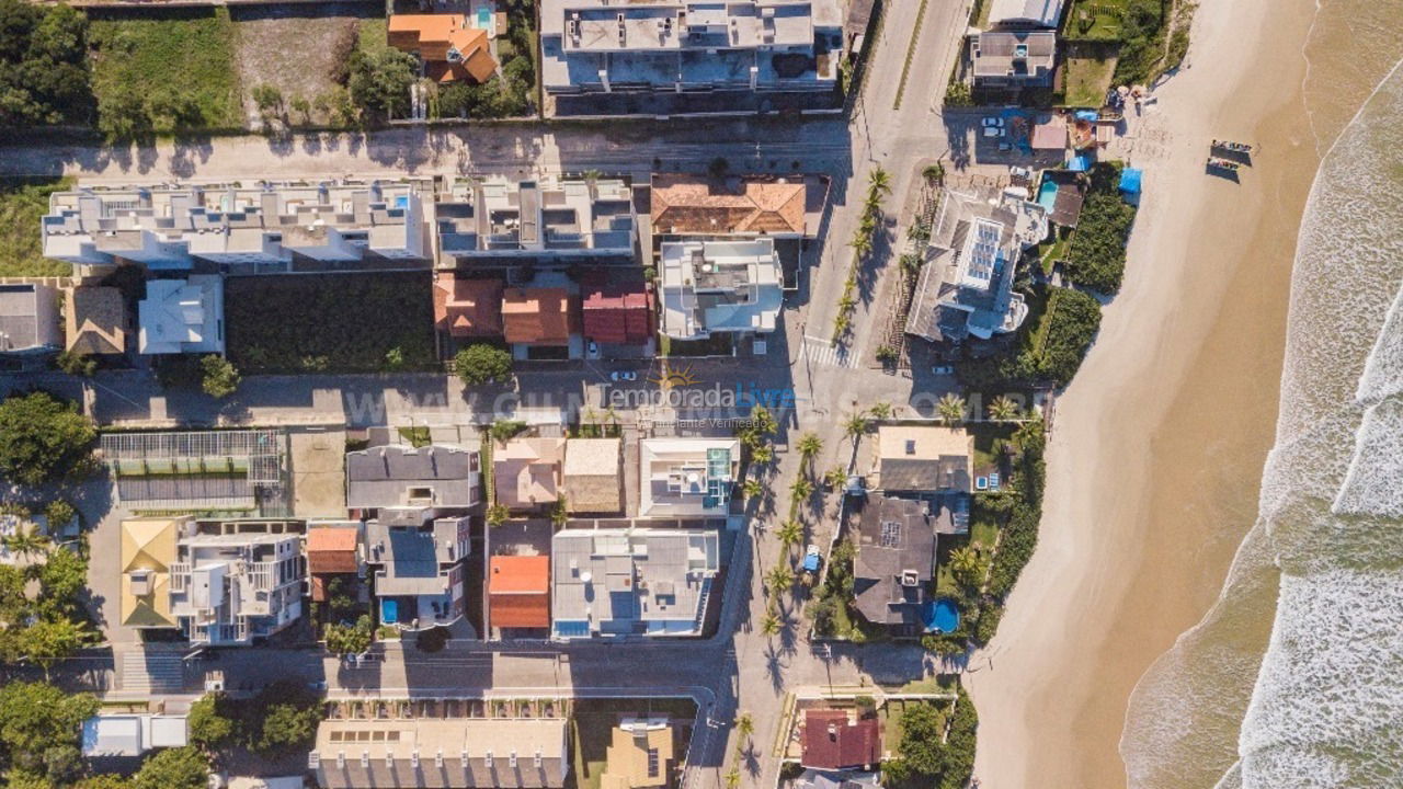 Casa para alquiler de vacaciones em Bombinhas (Praia de Canto Grande Mar de Fora)