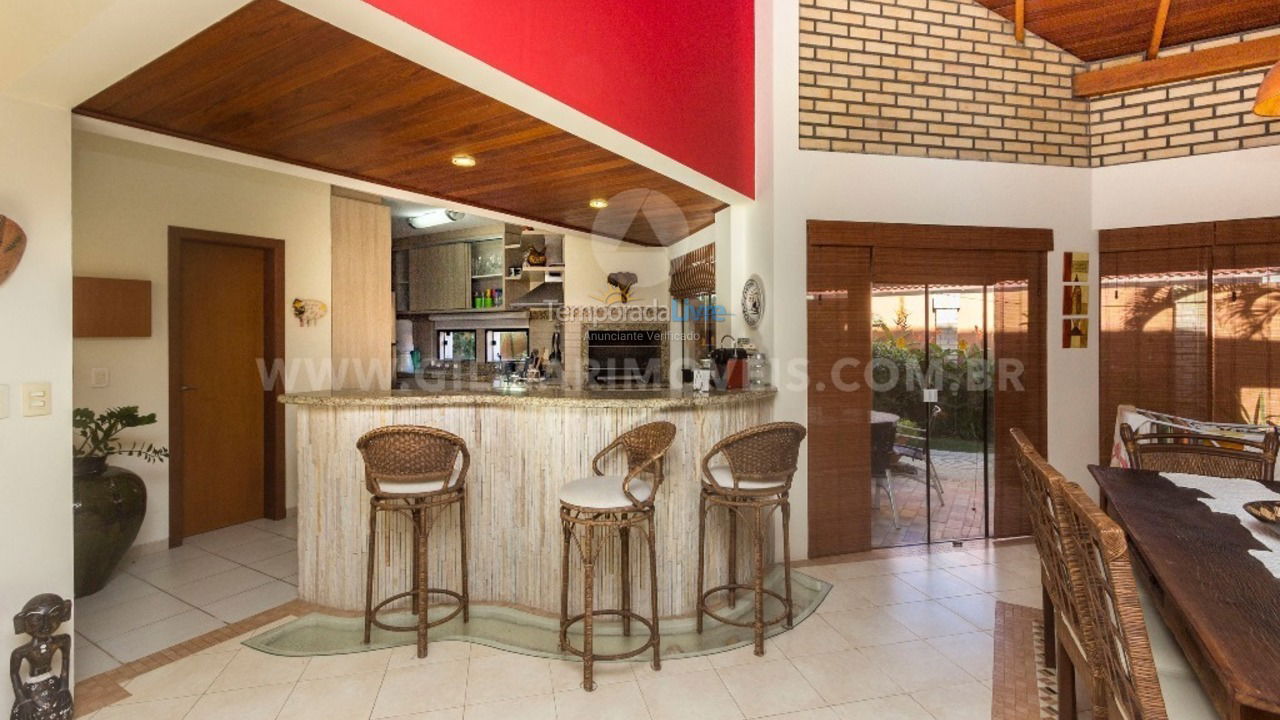 Casa para alquiler de vacaciones em Bombinhas (Praia de Canto Grande Mar de Fora)