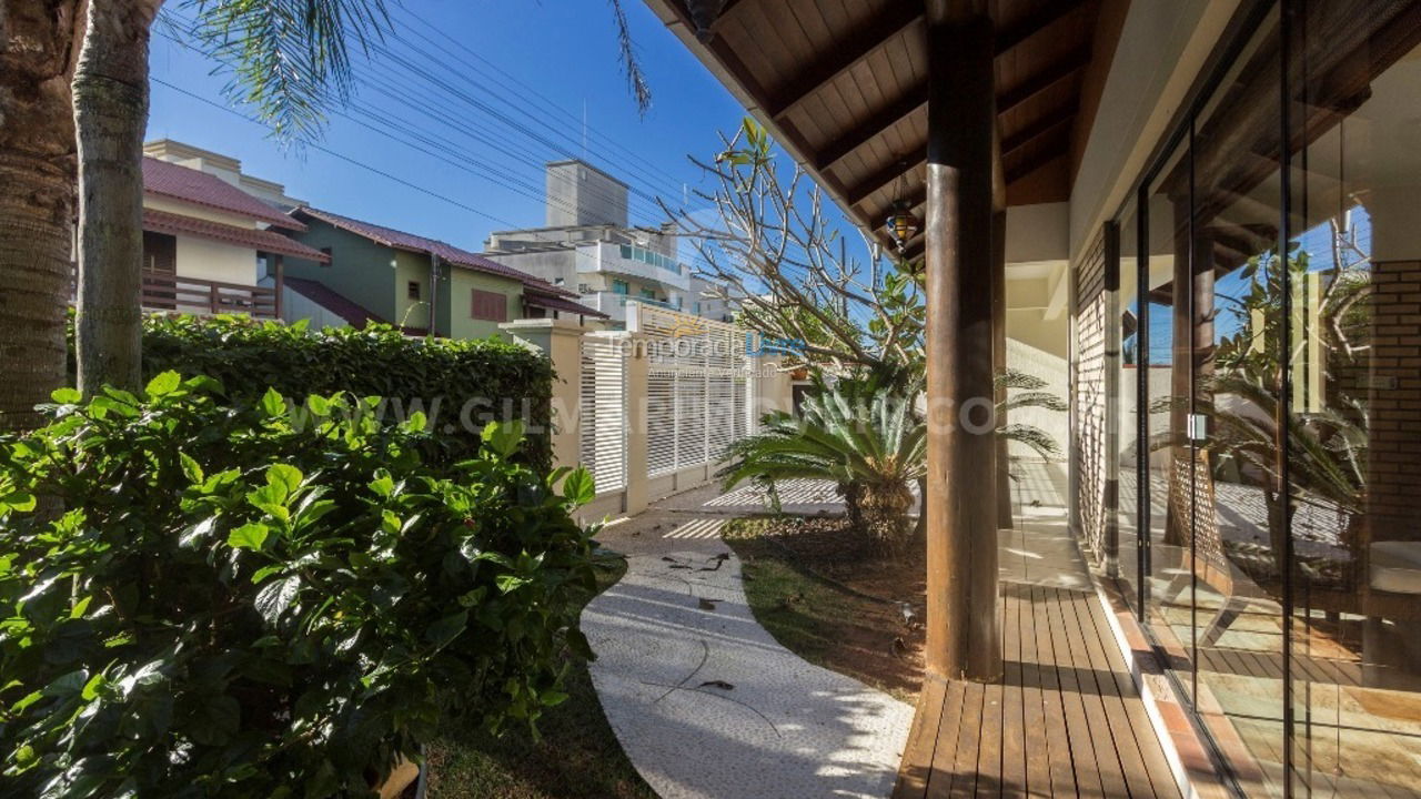Casa para alquiler de vacaciones em Bombinhas (Praia de Canto Grande Mar de Fora)